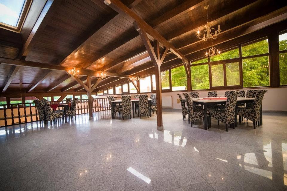 Hotel Gclub Breaza المظهر الخارجي الصورة