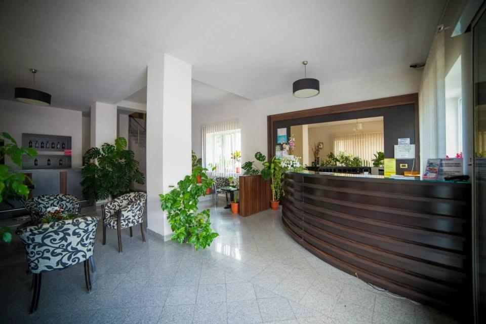 Hotel Gclub Breaza المظهر الخارجي الصورة
